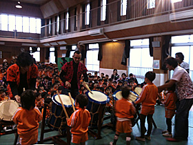 Elementary school Japanese instruments experience